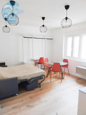 Economo B5 Tirabora Short Rent